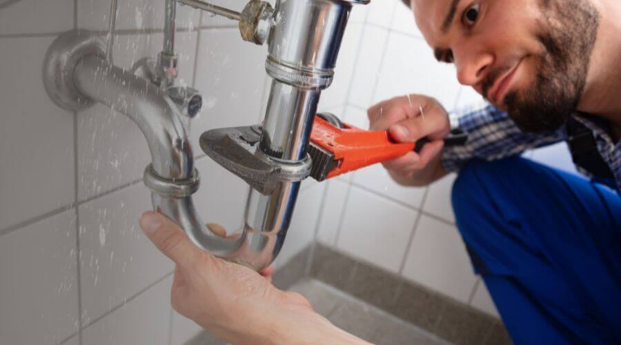 Expert burst pipe repair services in Whiteside, MO